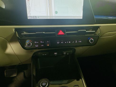 Used 2023 Kia Niro Wind FWD image 24