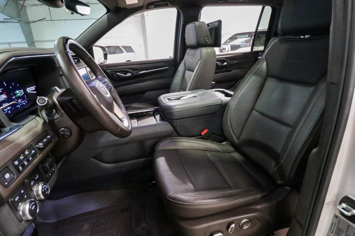 Used 2024 GMC Yukon XL Denali w/ Advanced Technology Package AWD/4WD image 22