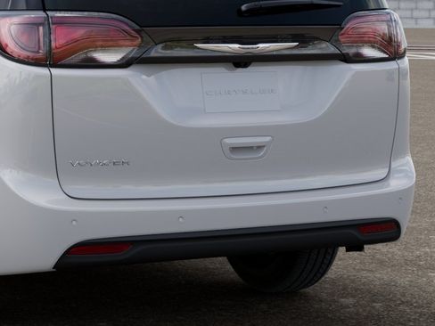 New 2026 Chrysler Voyager LX FWD image 14