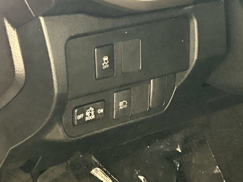 Used 2021 Toyota Tacoma SR5 RWD image 13