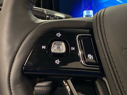 New 2025 Lincoln Aviator AWD image 20