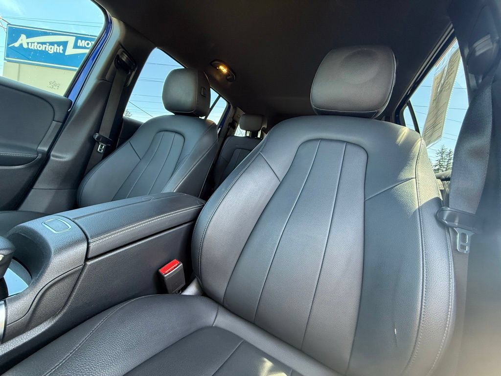 Used 2020 Mercedes-Benz GLB 250 4MATIC image 11