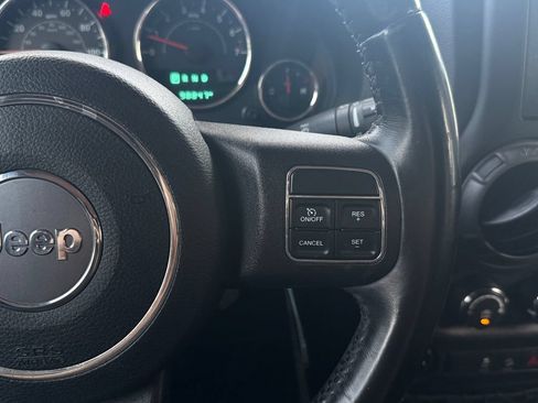 Used 2018 Jeep Wrangler Unlimited Sport S AWD/4WD image 29