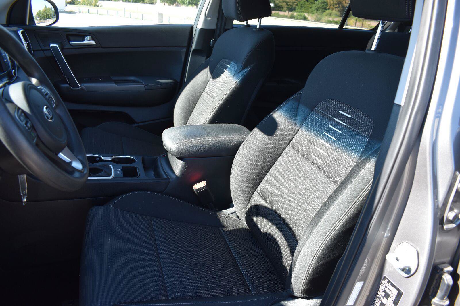 Used 2018 Kia Sportage LX FWD image 15