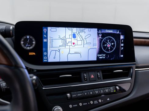 Used 2022 Lexus ES 350 Ultra Luxury w/ Accessory Package 2 FWD image 25