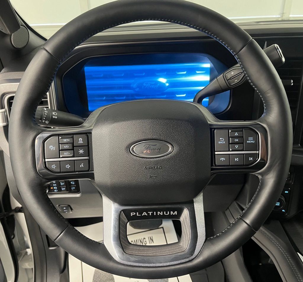 Used 2025 Ford F450 Platinum w/ FX4 Off-Road Package AWD/4WD image 27