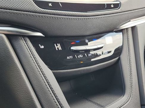 New 2026 Cadillac XT5 Luxury AWD/4WD image 16
