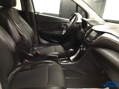 Used 2017 Chevrolet Trax LT w/ Driver Confidence Package image 36