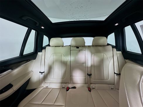 Used 2019 BMW X3 sDrive30i w/ Premium Package image 13