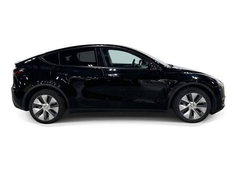 Certified 2023 Tesla Model Y Long Range AWD/4WD image 7