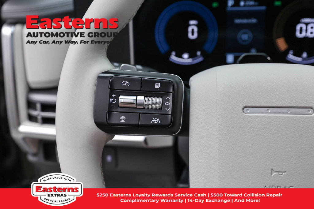 Used 2025 Hyundai Santa Fe SEL FWD image 16
