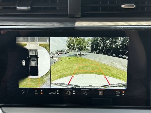 Used 2025 GMC Sierra 2500 Denali Ultimate AWD/4WD image 25