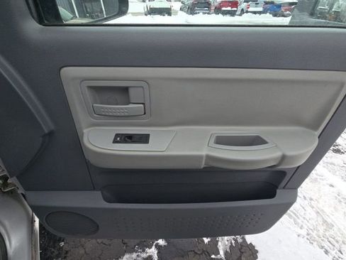 Used 2005 Dodge Dakota SLT w/ Interior Convenience Group image 22