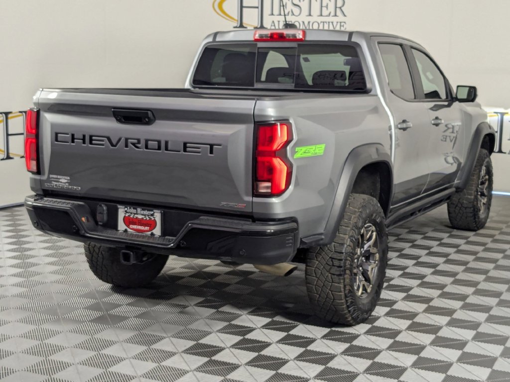 Used 2025 Chevrolet Colorado ZR2 w/ Technology Package AWD/4WD image 5