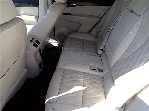 Used 2023 Buick Envision Avenir AWD/4WD image 10