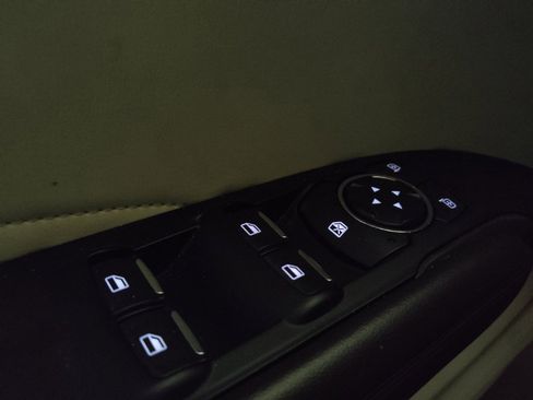 Used 2018 Lincoln MKC Premiere FWD image 27