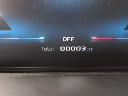 New 2026 BMW X5 M60i w/ Climate Comfort Package image 27