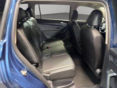 Used 2018 Volkswagen Tiguan SE AWD/4WD image 18