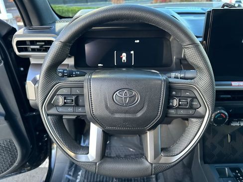 Used 2024 Toyota Tacoma TRD Sport image 18