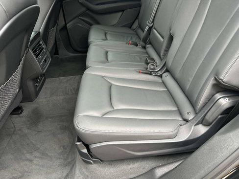 Used 2025 Audi Q7 2.0T Premium image 14