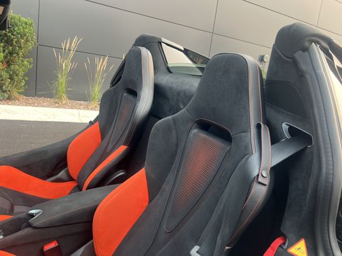 Used 2026 McLaren 750S Spider RWD image 11