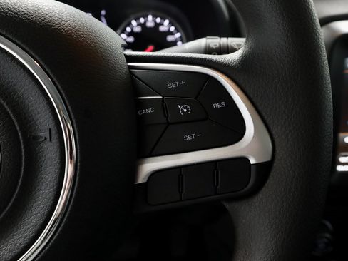 Used 2023 Jeep Renegade Latitude image 30