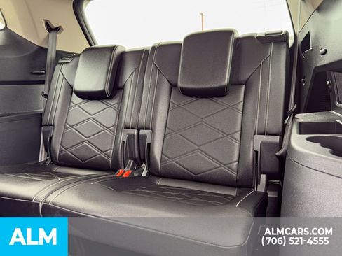 Used 2025 Volkswagen Atlas SE image 21