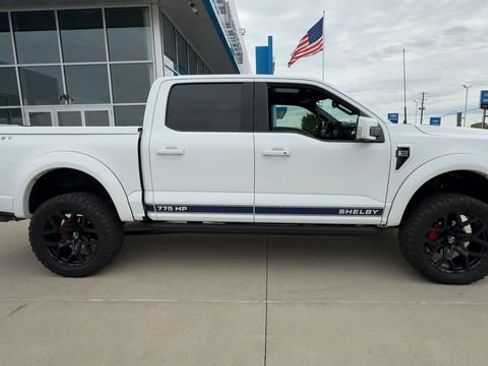 Used 2022 Ford F150 Lariat w/ Equipment Group 502A High AWD/4WD image 8