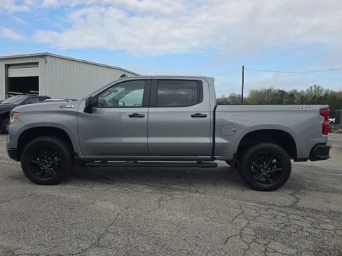 Used 2025 Chevrolet Silverado 1500 LT Trail Boss w/ Convenience Package II image 2