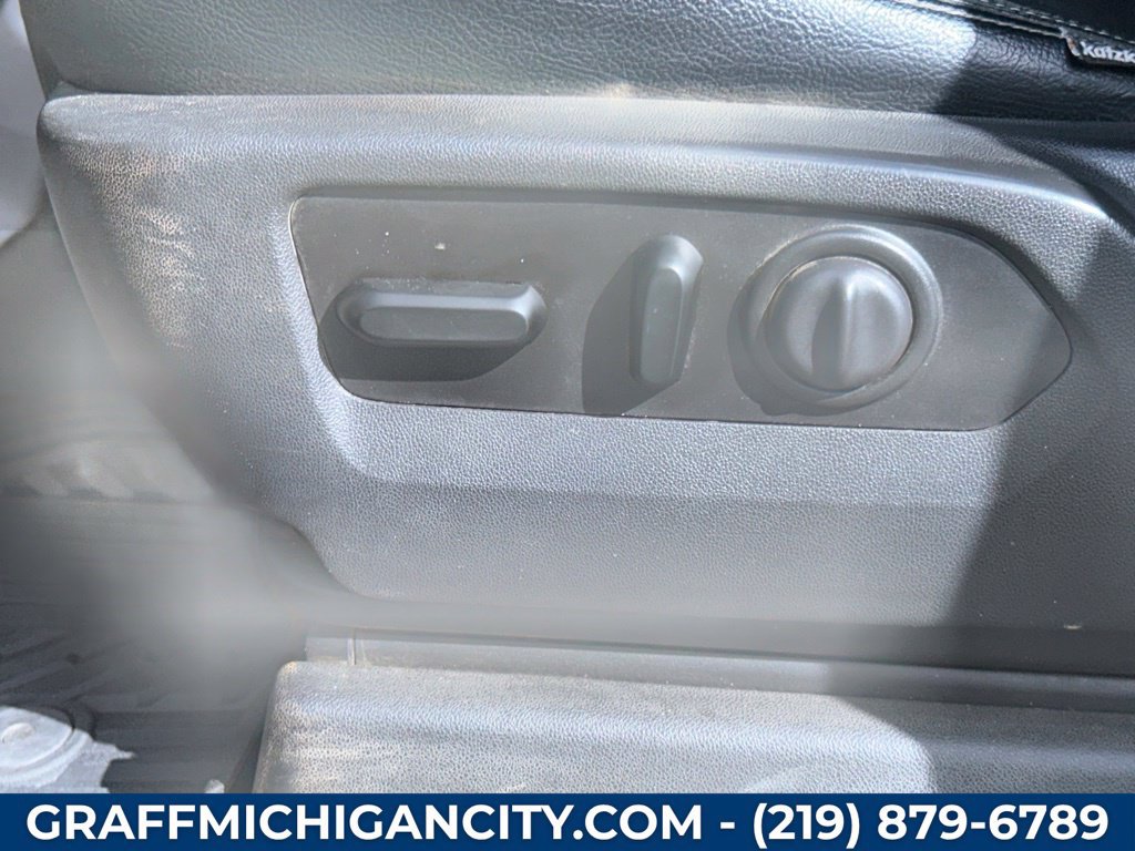 Used 2020 Chevrolet Silverado 1500 RST AWD/4WD image 19