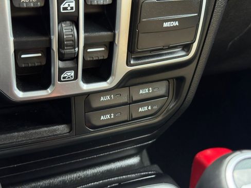 Used 2018 Jeep Wrangler Unlimited Sahara AWD/4WD image 65
