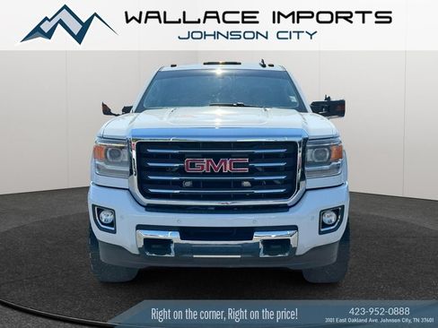 Used 2015 GMC Sierra 2500 SLT w/ Duramax Plus Package AWD/4WD image 8