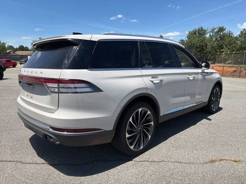 Used 2025 Lincoln Aviator Reserve w/ Equipment Group 201A AWD/4WD image 3