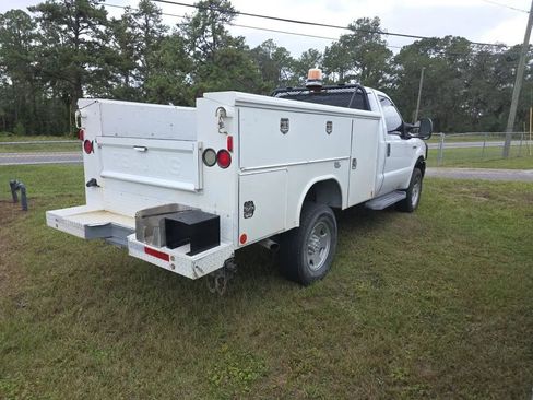 Used 2006 Ford F350 4x4 Regular Cab Super Duty image 2