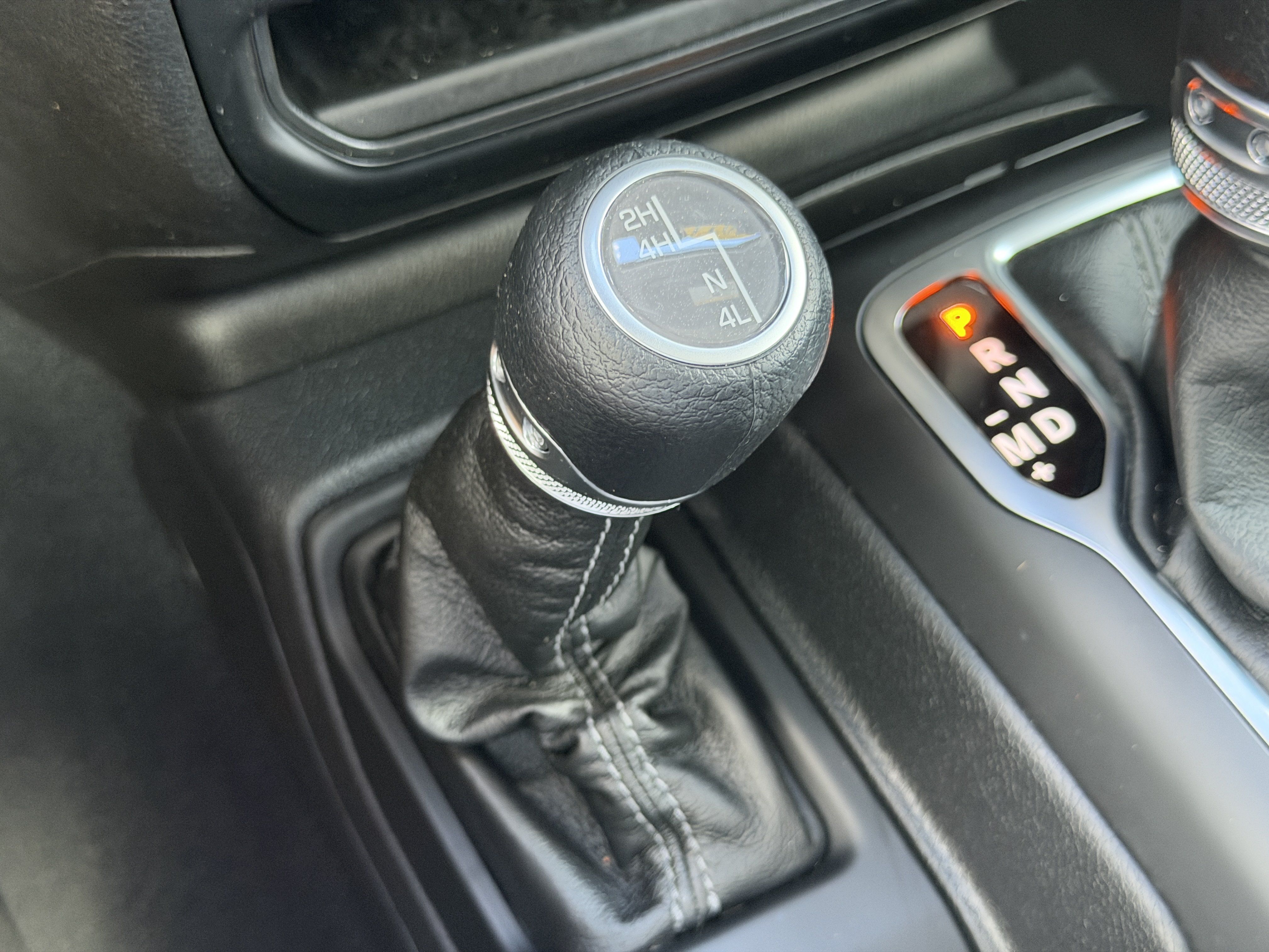 Used 2024 Jeep Wrangler Sport AWD/4WD image 26