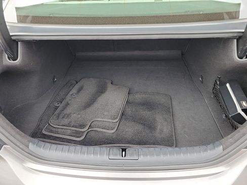 Used 2025 Genesis G70 2.5T image 8