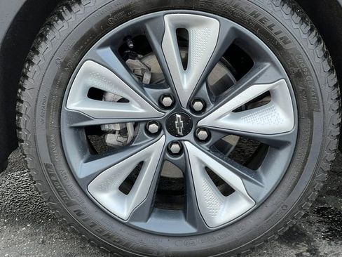 Used 2022 Chevrolet Bolt EUV LT w/ Convenience Package image 7