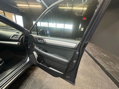 Used 2017 Subaru Outback 2.5i Premium image 36