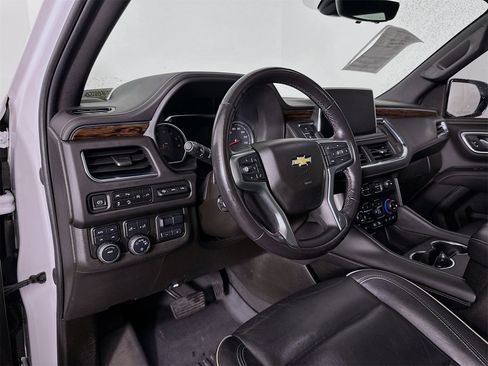 Used 2021 Chevrolet Suburban Premier w/ Premium Package image 9