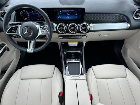 New 2025 Mercedes-Benz GLB 250 4MATIC image 14