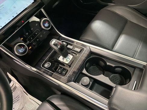 Used 2020 Jaguar XE S AWD/4WD image 17