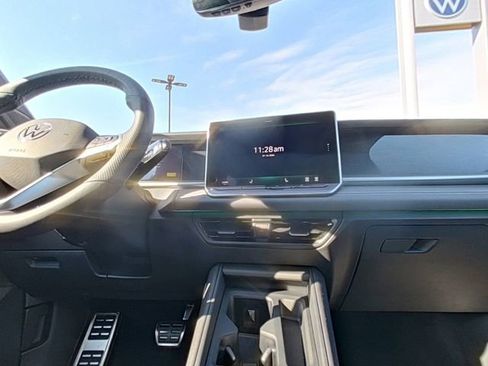 New 2026 Volkswagen Tiguan SE R-Line FWD image 25