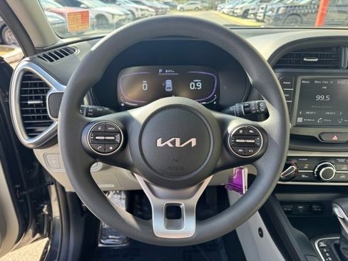 Certified 2023 Kia Soul LX image 22