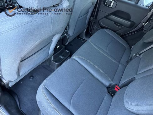 Certified 2025 Jeep Wrangler Unlimited Sahara w/ Safety Group AWD/4WD image 13