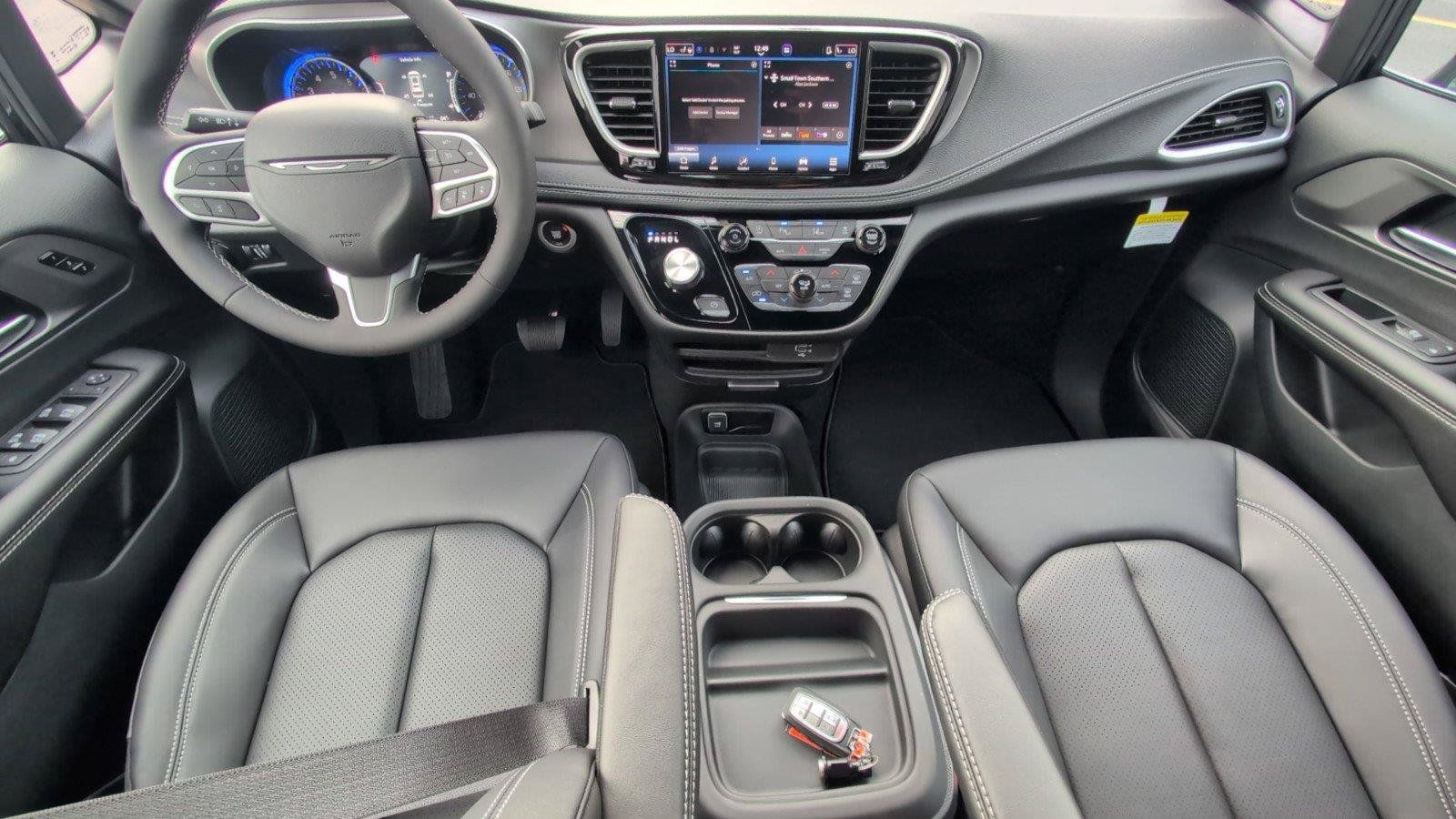 New 2027 Chrysler Pacifica Select FWD image 35