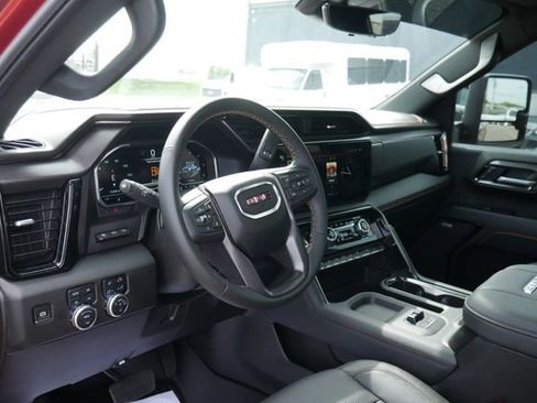 Used 2025 GMC Sierra 2500 AT4 w/ AT4 Premium Plus Package AWD/4WD image 17