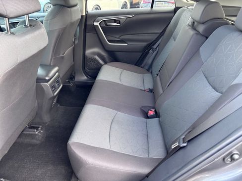 Used 2025 Toyota RAV4 XLE AWD/4WD image 16