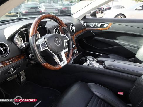 Used 2013 Mercedes-Benz SL 550 w/ Premium Pkg image 22
