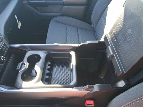 New 2026 RAM 1500 Express AWD/4WD image 19