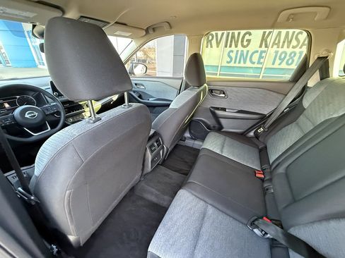 Used 2023 Nissan Rogue SV image 28